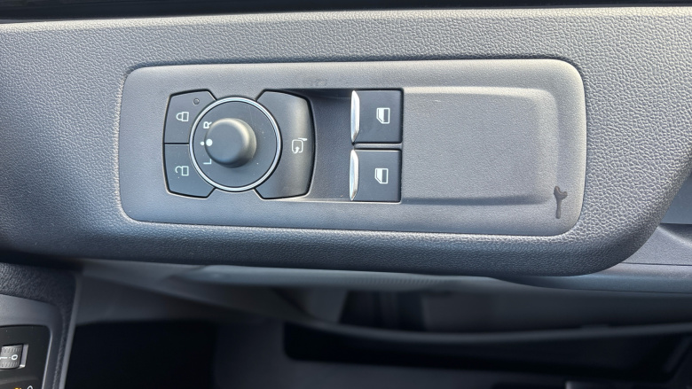 Ford Tourneo Custom 320 L2 Diesel Fwd 2.0 EcoBlue 136ps H1 Titanium 8 seater Auto